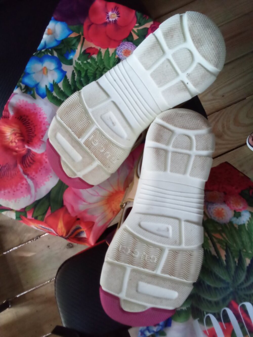 Gucci Authentic Summer Sandal - Picture 2 of 10